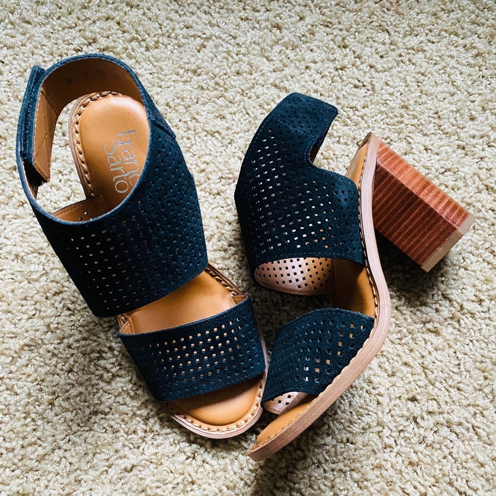Franco Sarto Delores Black Sandals. Never worn. NWOT size 6.